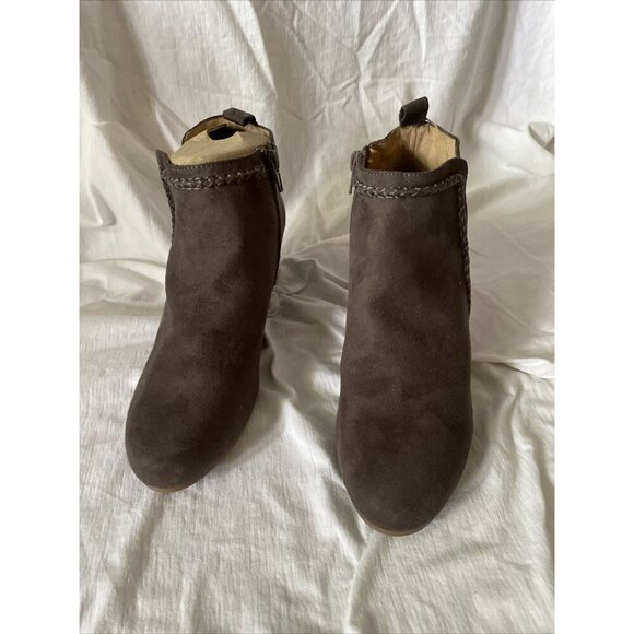 Brown Suede Ankle Booties With Side Zipper & Stacked Heel By AVA & VIV Size 8W - Picture 2 of 9